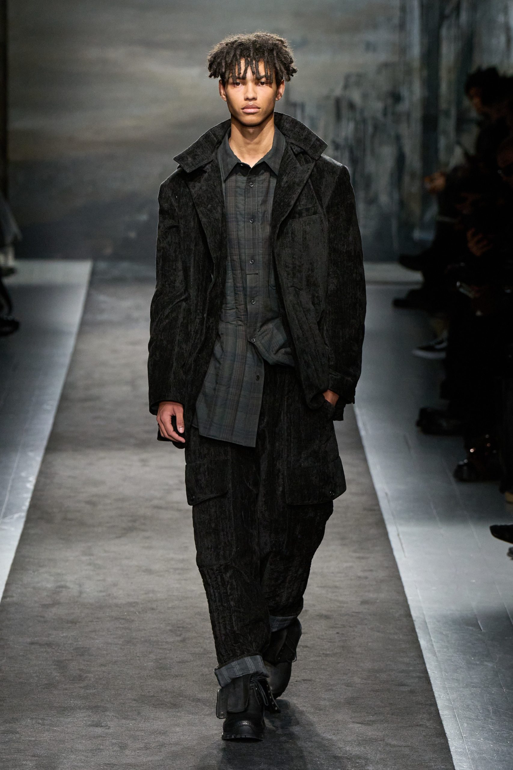 00001-yohji-yamamoto-fall-2025-menswear-credit-gorunway