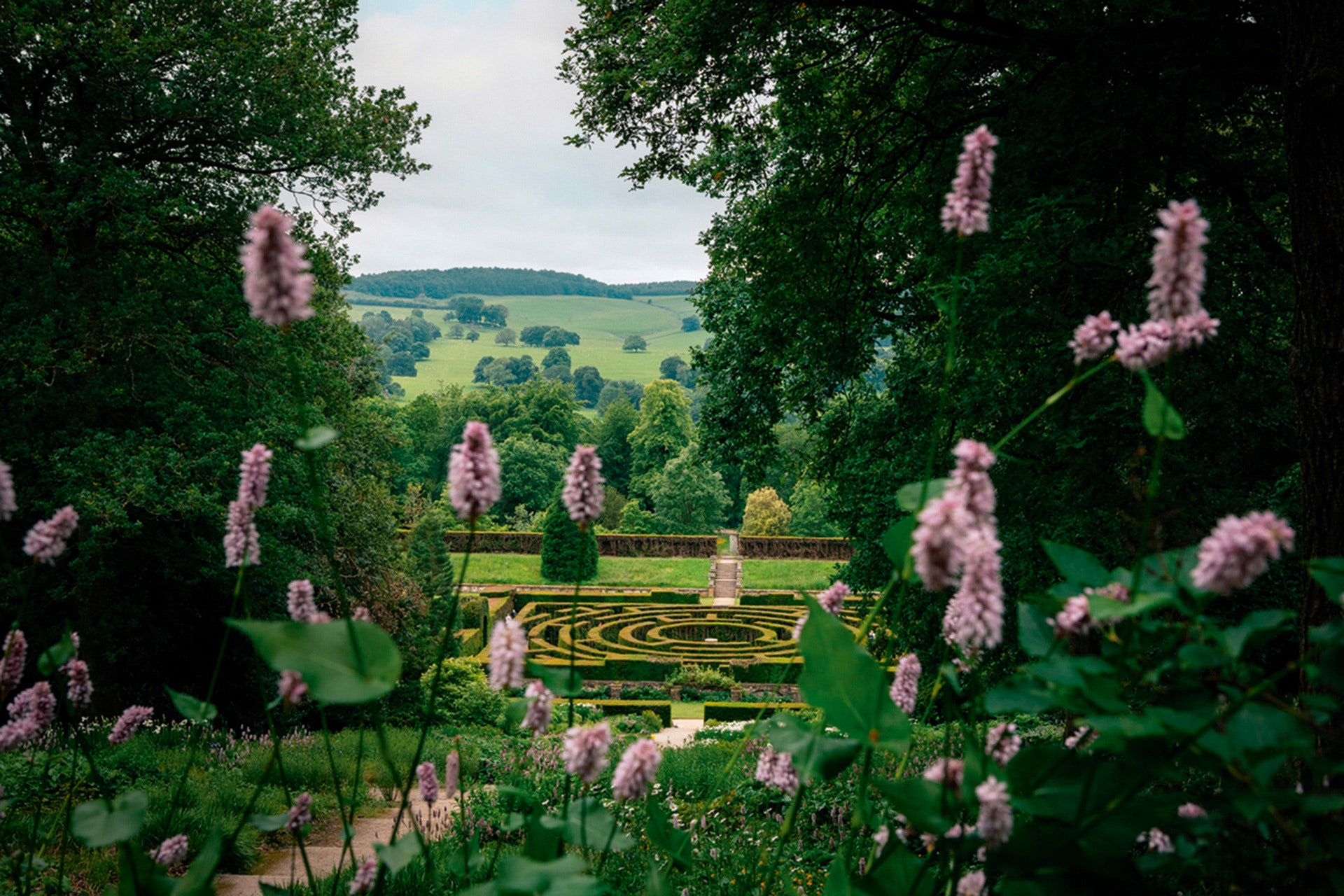 Discover the latest hotspot in the UK countryside with this new country hotel in Derbyshire, making it the place to be instead of Cornwall or the Cotswolds.