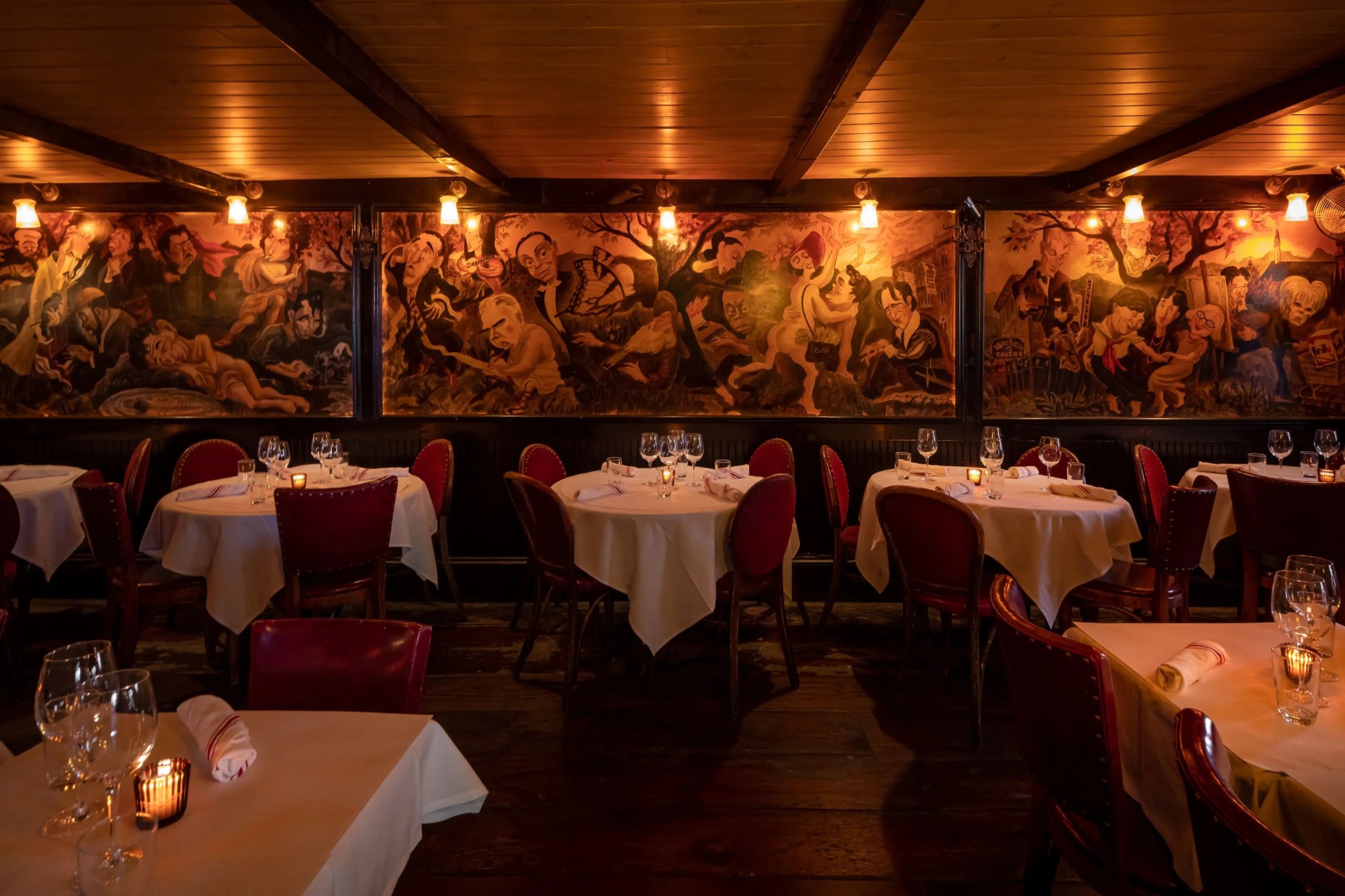 Experience the ultimate romantic dining in New York City with our curated list of the top 28 romantic restaurants. Wine, dine, and create unforgettable memories in the heart of the Big Apple.