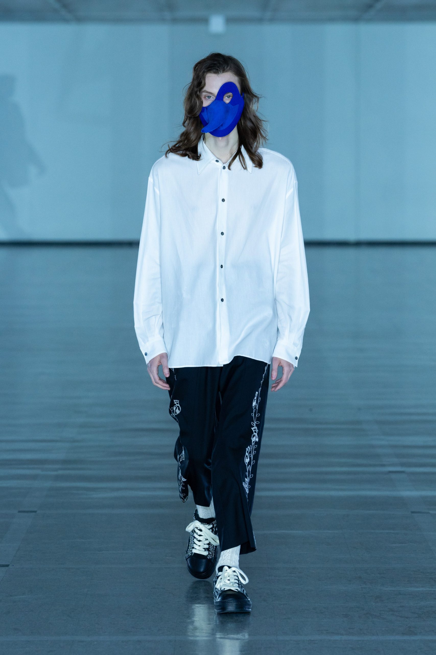 00001-shinyakozuka-fall-2025-ready-to-wear-tokyo-credit-brand-1