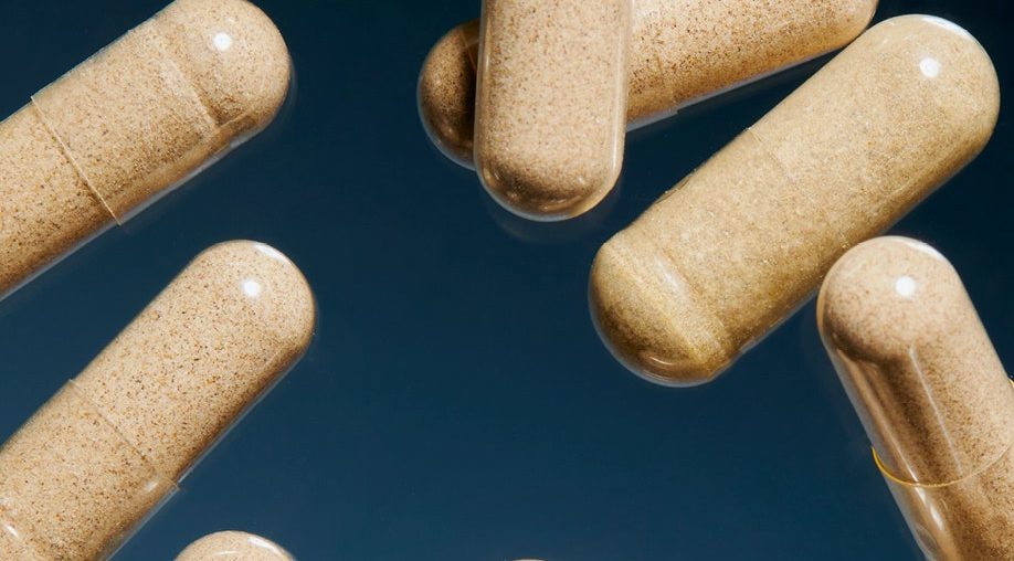 Découvrez les 13 meilleurs multivitamines recommandées pour les femmes en 2025, adaptées à tous les âges selon les nutritionnistes.