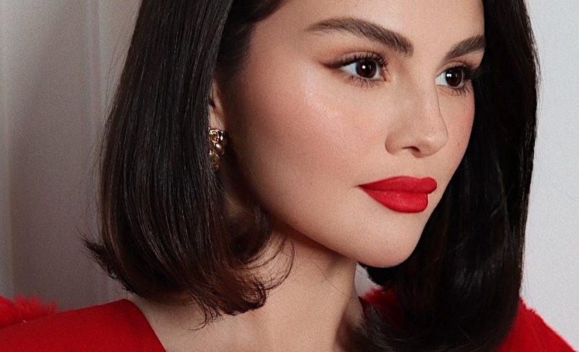 Selena Gomez is an expert in the art of red lipstick.