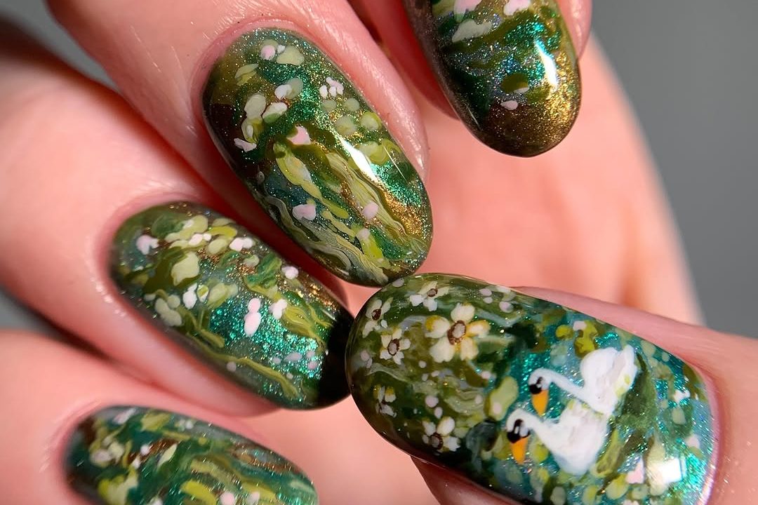 Discover the beautiful pastoral scenes painted on nails by this talented artist.