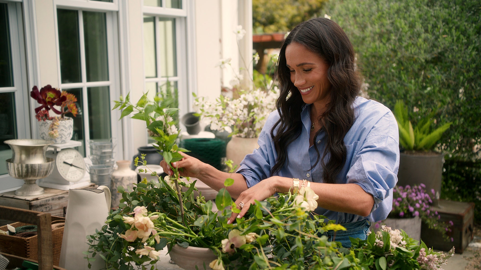HM_vogueuk_210325_With20Love20Meghan_With_Love_Meghan_u_S1_E5_00_06_22_14R