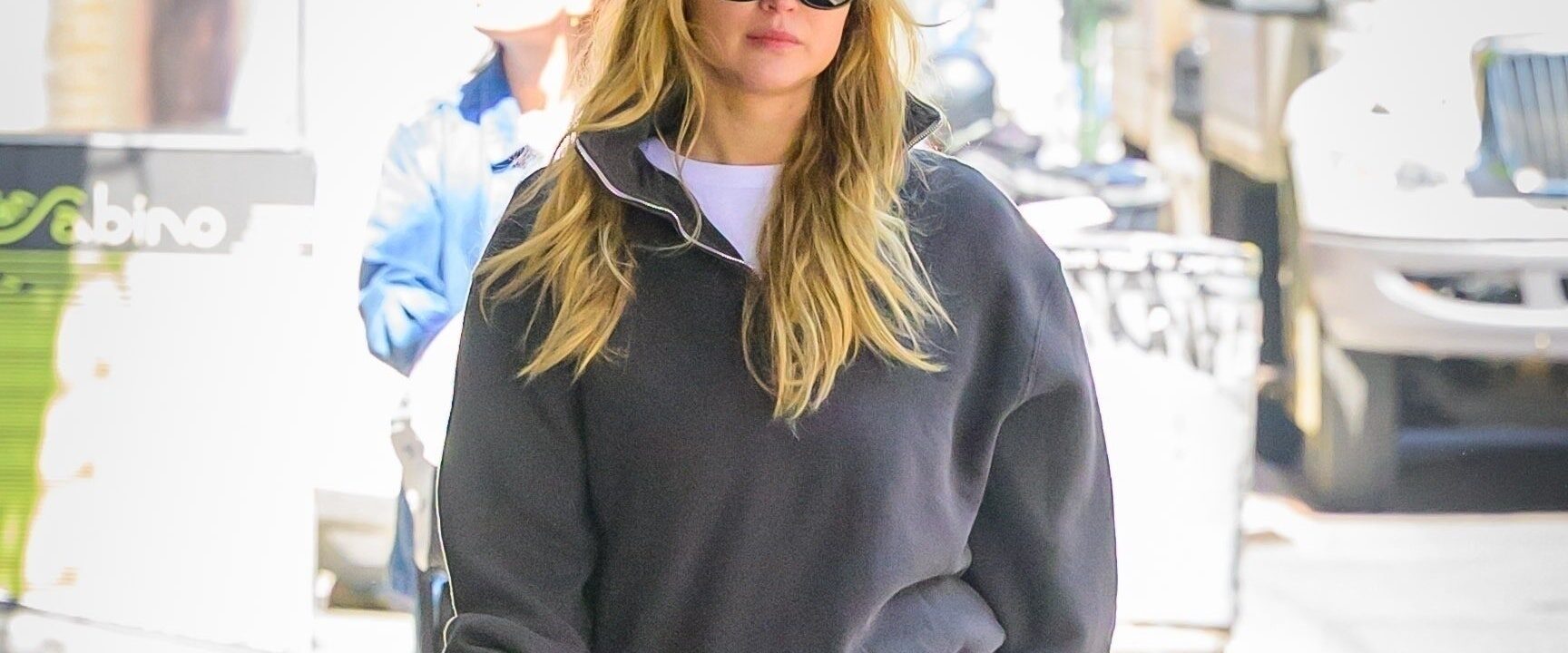 Jennifer Lawrence découvre une alternative confortable aux baskets.
