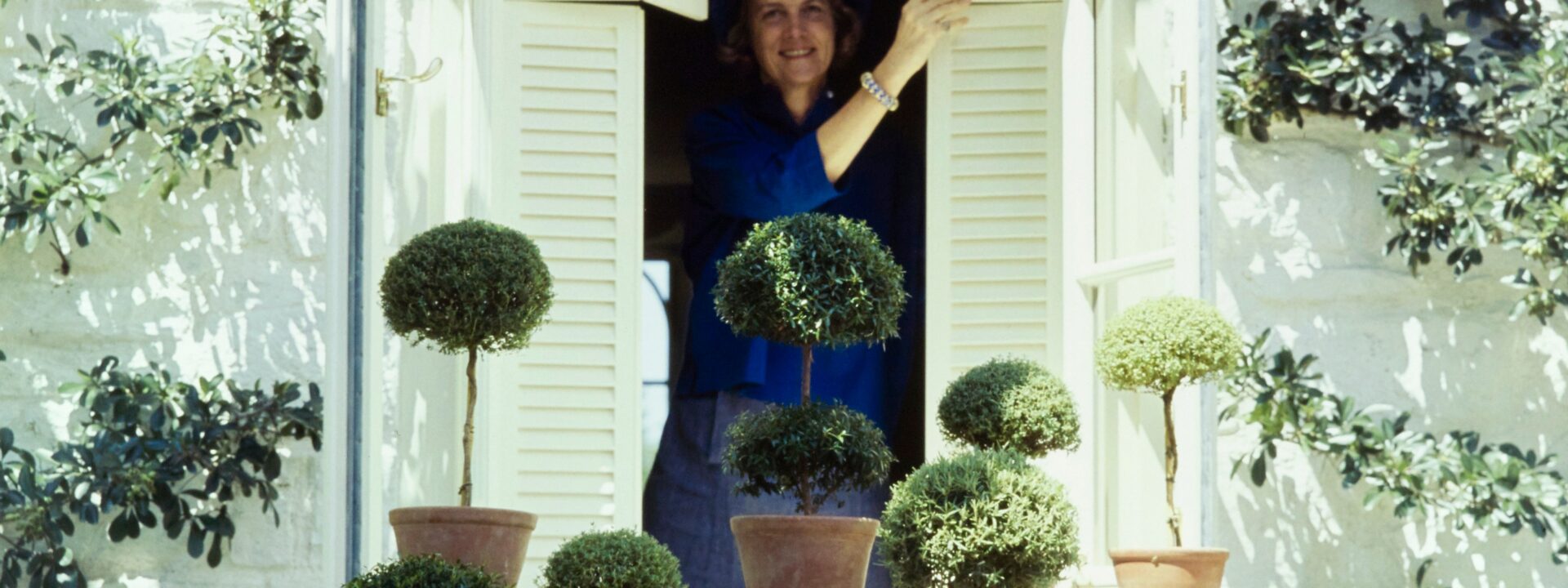 Dagli Archivi: Bunny Mellon e il suo amore per i fiori verdi e gli alberi di erbe aromatiche