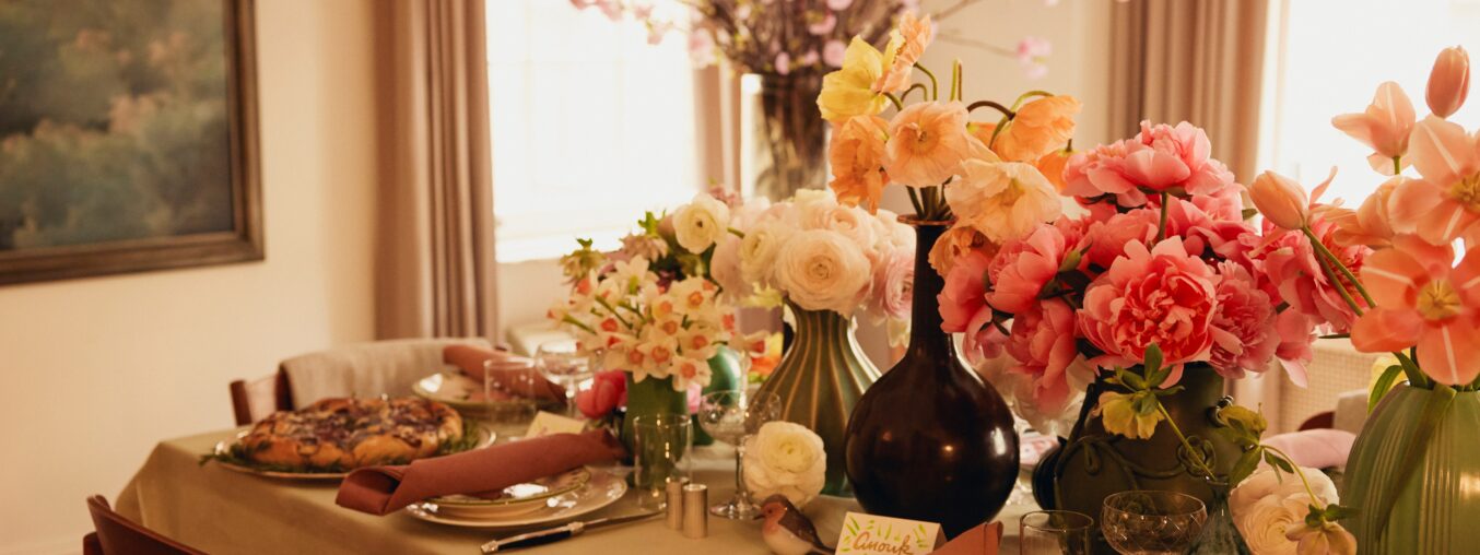 Œufs de Cadbury et fleurs de cerisier : Christine Gachot dévoile ses secrets pour recevoir avec style à Pâques  

 for a slightly more engaging twist, and “Stylish Easter Hosting” is rendered as “recevoir avec style à Pâques” to convey the idea of stylishly hosting Easter gatherings.)
