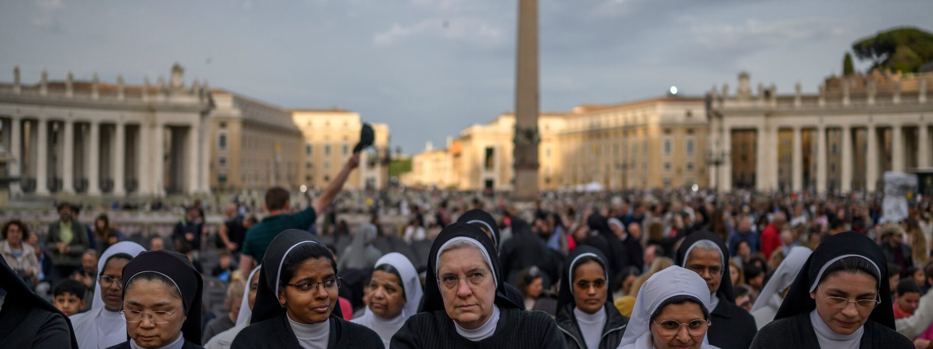 Roma se despede do Papa Francisco — e o que vem a seguir