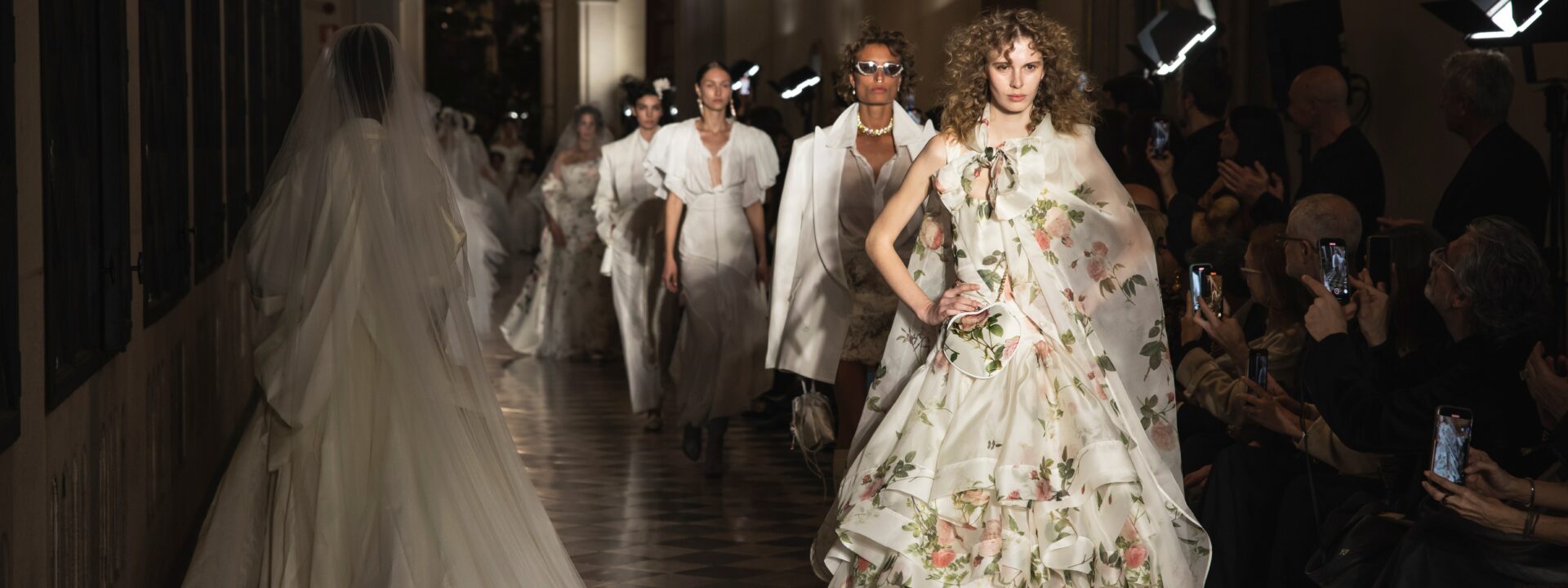"Estou adorando cada momento disso", diz Andreas Kronthaler enquanto se prepara para realizar o primeiro desfile de moda nupcial de Vivienne Westwood em Barcelona.