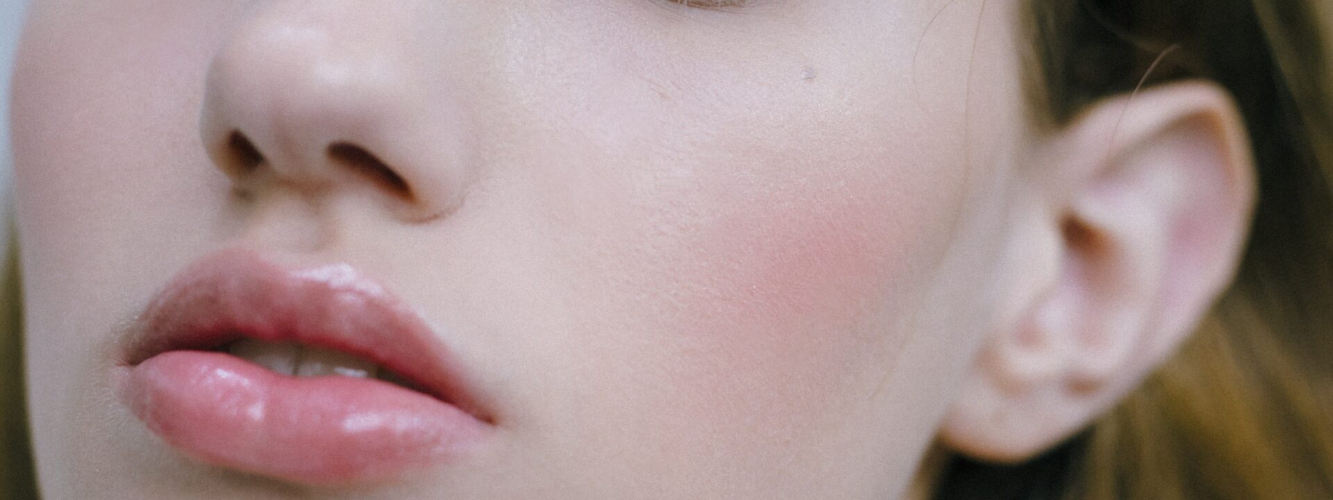 "Top 9 Glosses para Aumentar os Lábios: Cor, Brilho e Volume"  
  
"Os 9 Melhores Glosses para Lábios Mais Volumosos: Cor, Brilho e Efeito Plumping"