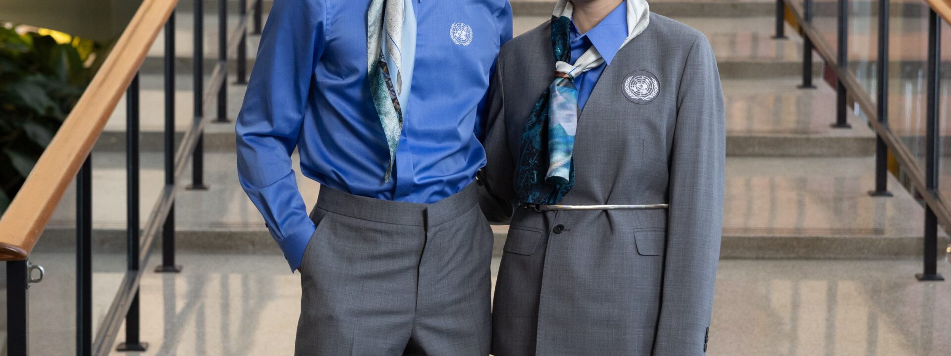 De Borås, Suède à New York : l'histoire des étudiants qui ont conçu les uniformes des guides de l'ONU  
, the common French abbreviation. The title remains engaging and clear in French.)