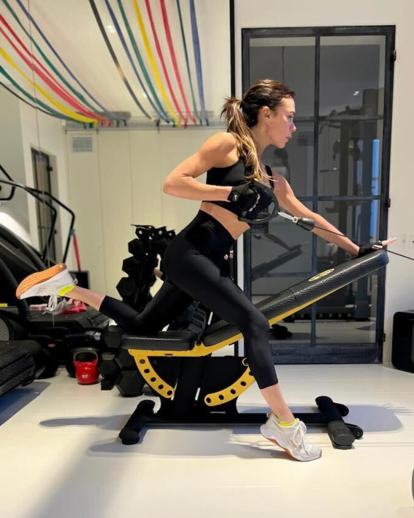 victoriabeckham_1705749116_3284384100691130695_186901415-1