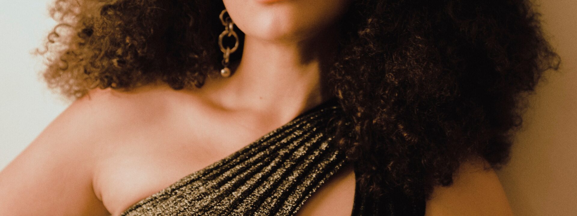 The best mousse for curly hair brings life back to flat, lifeless curls.