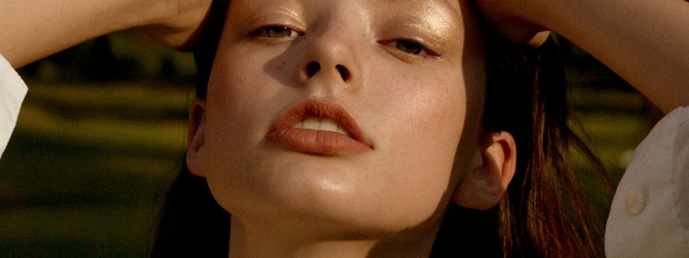 Here are the 7 best scalp sunscreens recommended by dermatologists.