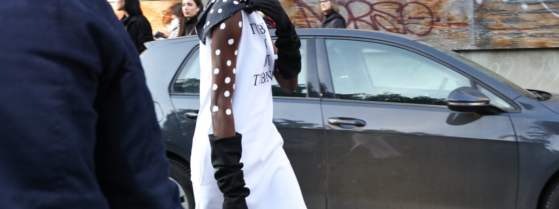 A Stylish Guide to Rocking Opera Gloves