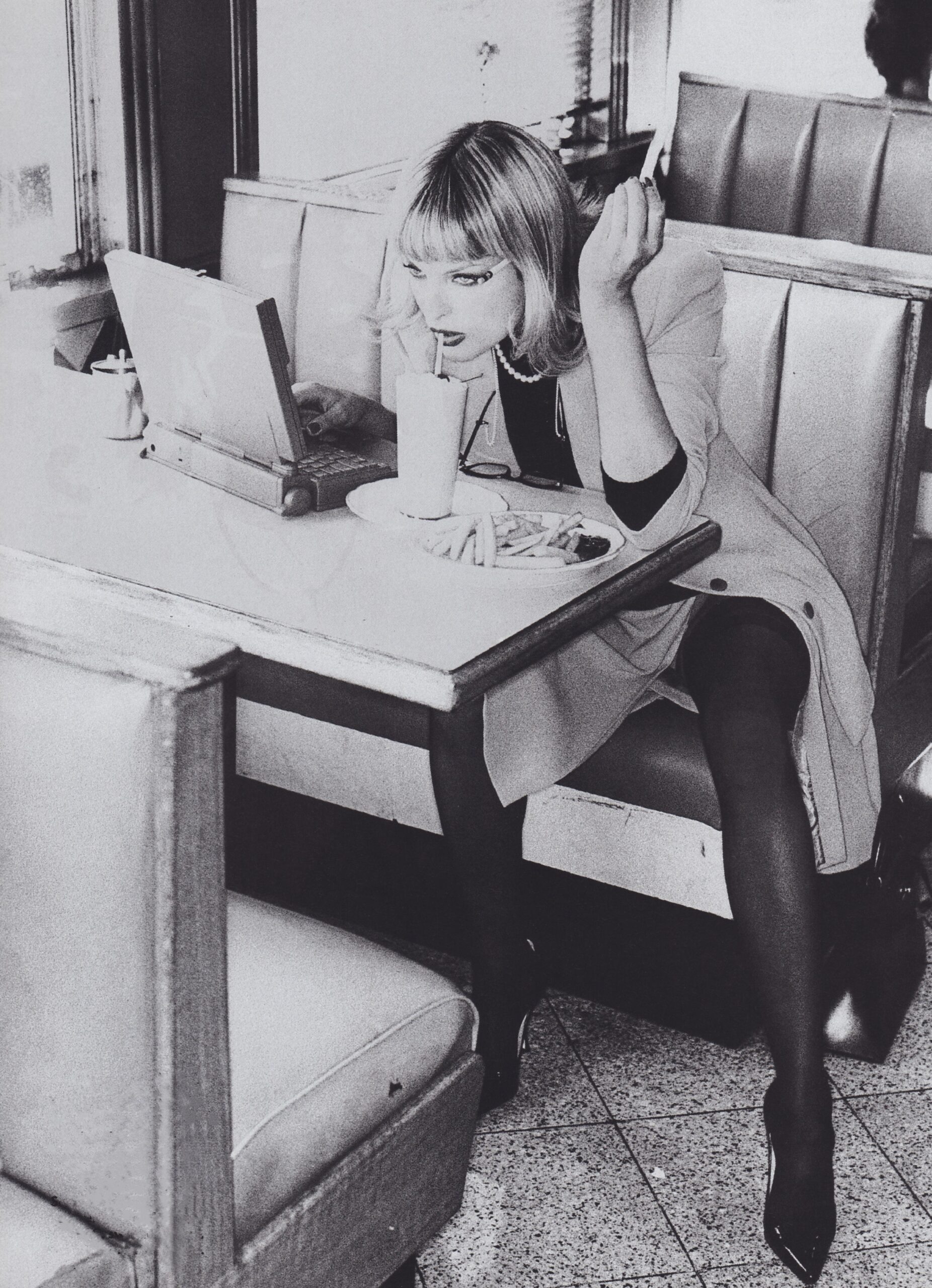 Vogue_19940801_0184_008_0227_v