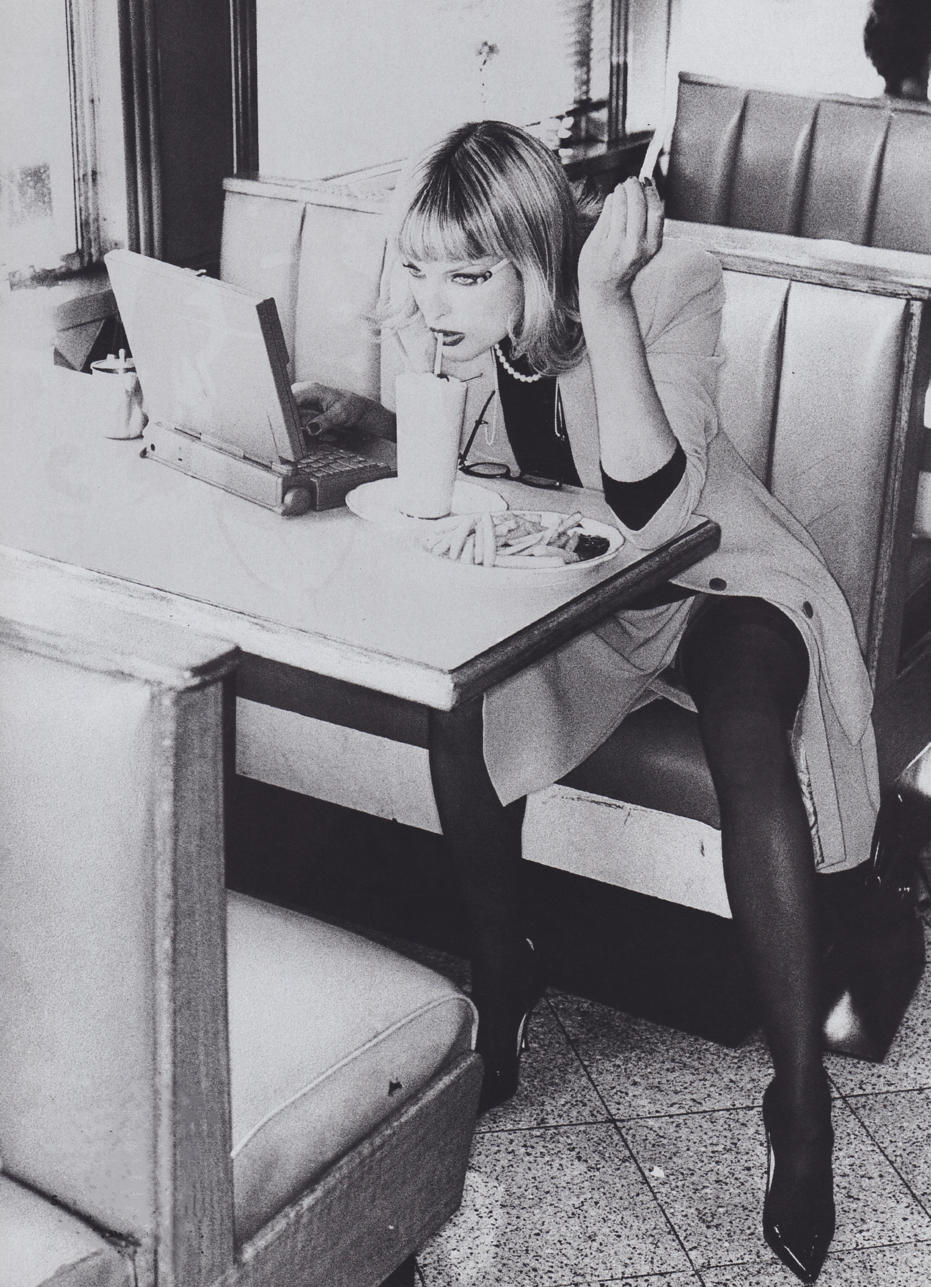 Vogue_19940801_0184_008_0227_v