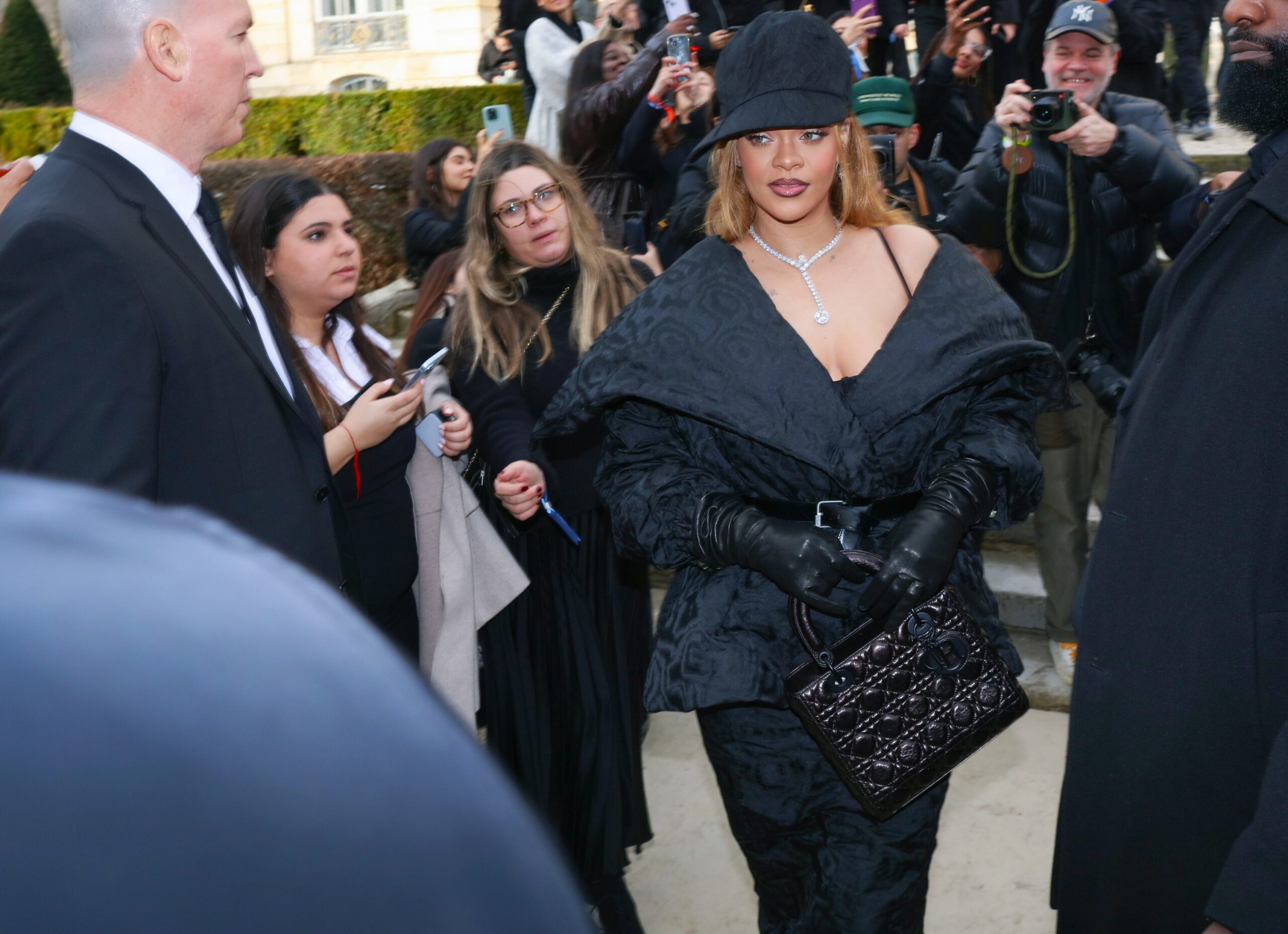 street-style-paris-spring-2024-couture-phil-oh-day-1-001