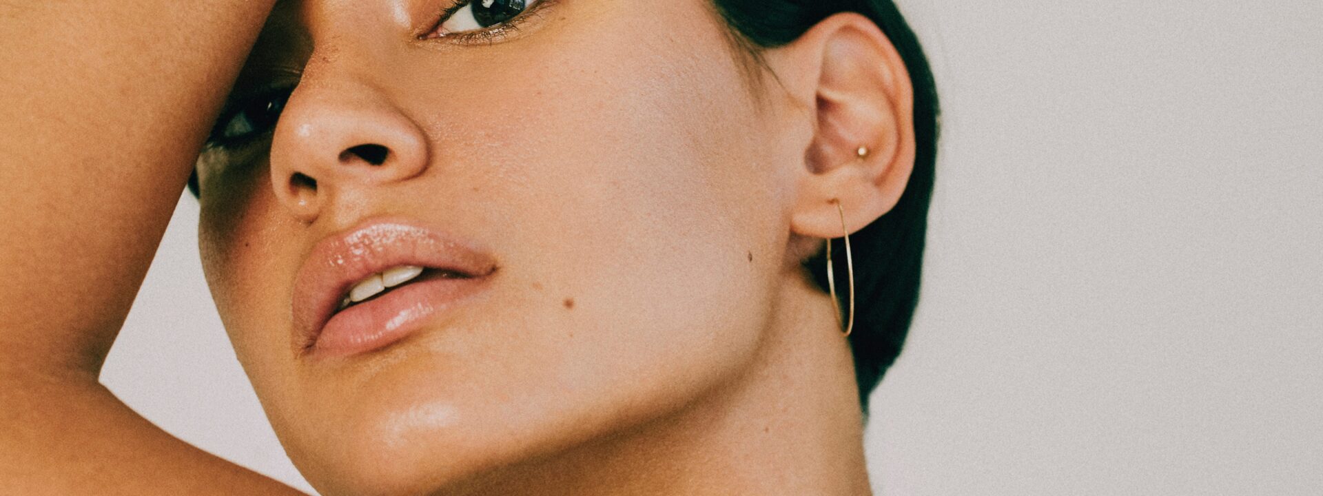 Here are the top 15 moisturizers for oily skin, as recommended by dermatologists.