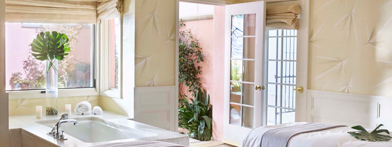 Here's a more natural and fluent version of the text while keeping the meaning intact:

"Hotel Bel-Air"  

(Note: Since the original text was just the name of the hotel, there