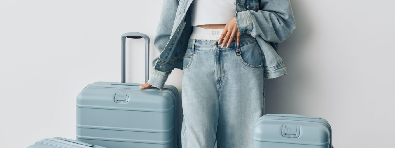 Gap and Béis collaborate on a chic and practical travel collection.