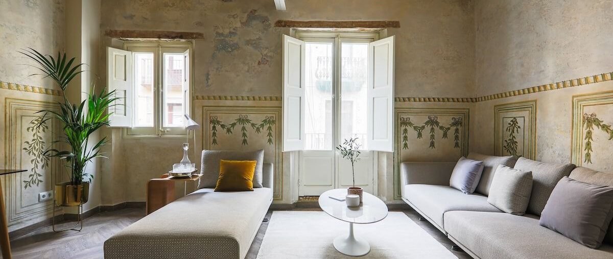 Here are 16 top-rated Airbnbs in Barcelona, ranging from an architect's loft to a chic penthouse.