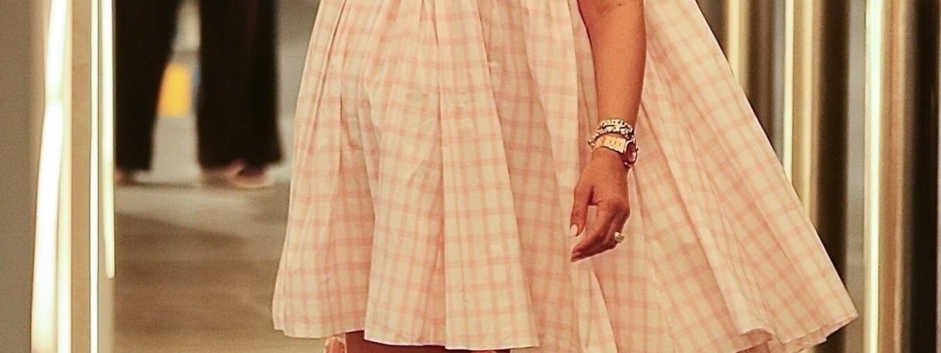 Rihanna Goes Pink in Her New Maternity Outfit
