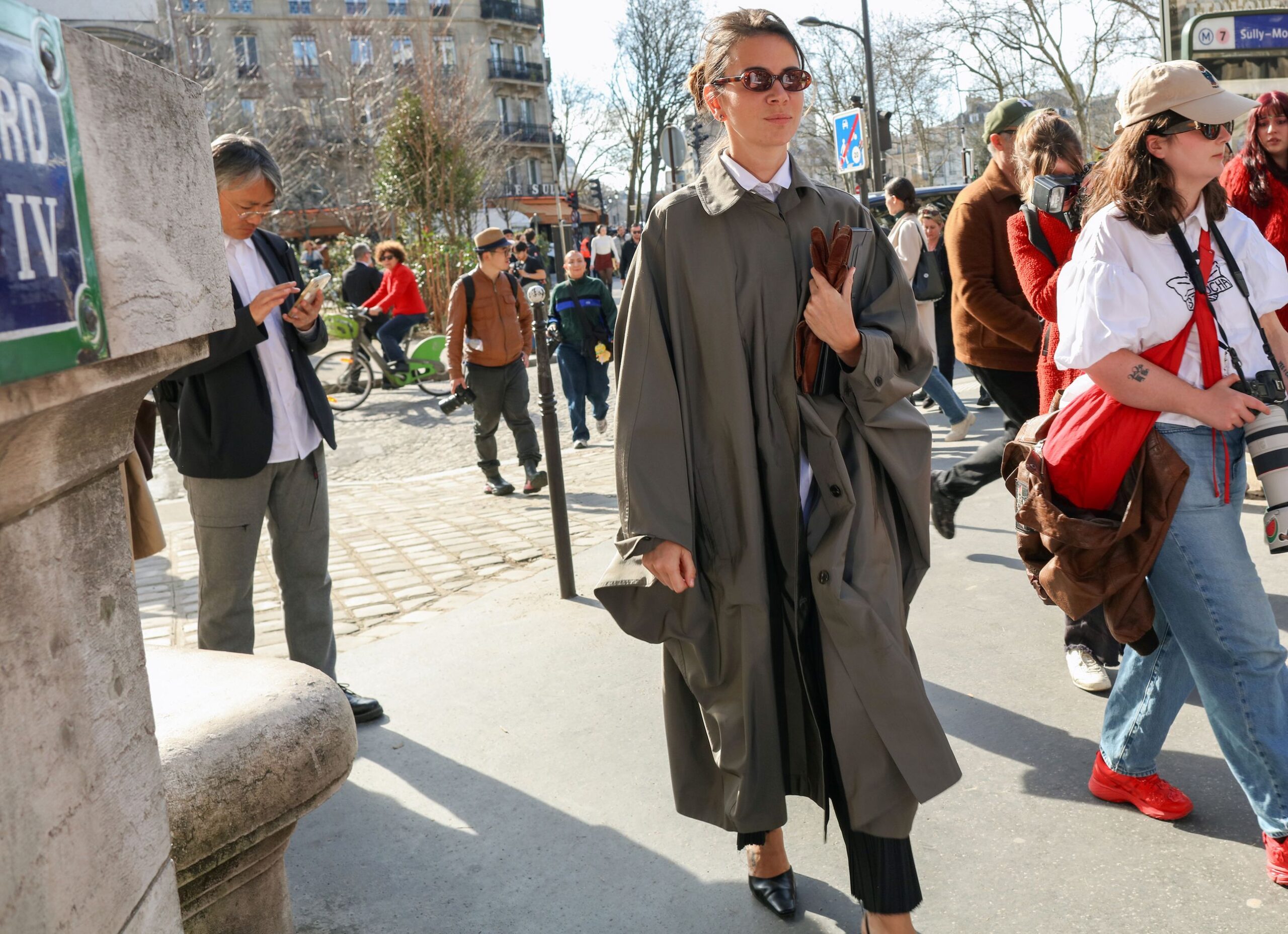 PFW_FW25_STREETSTYLE_DAY5_PHILOH_09