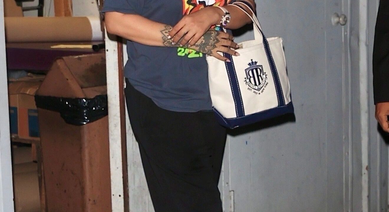 Even Rihanna can't resist the convenience of the boat and tote.