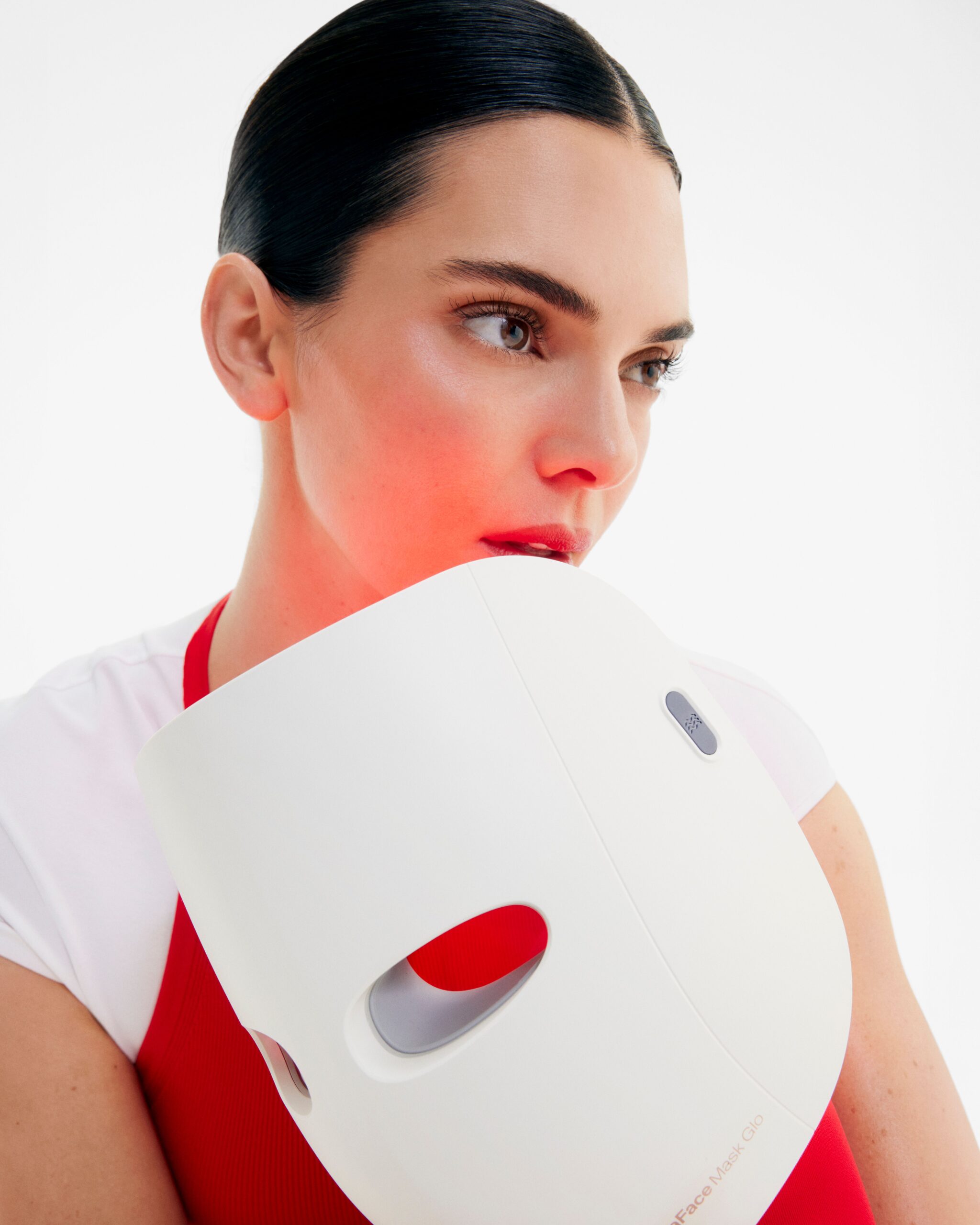 SUPPORTING-R529_DBE_GATES_THERABODY_KJ_SHOT03_2812_FNL