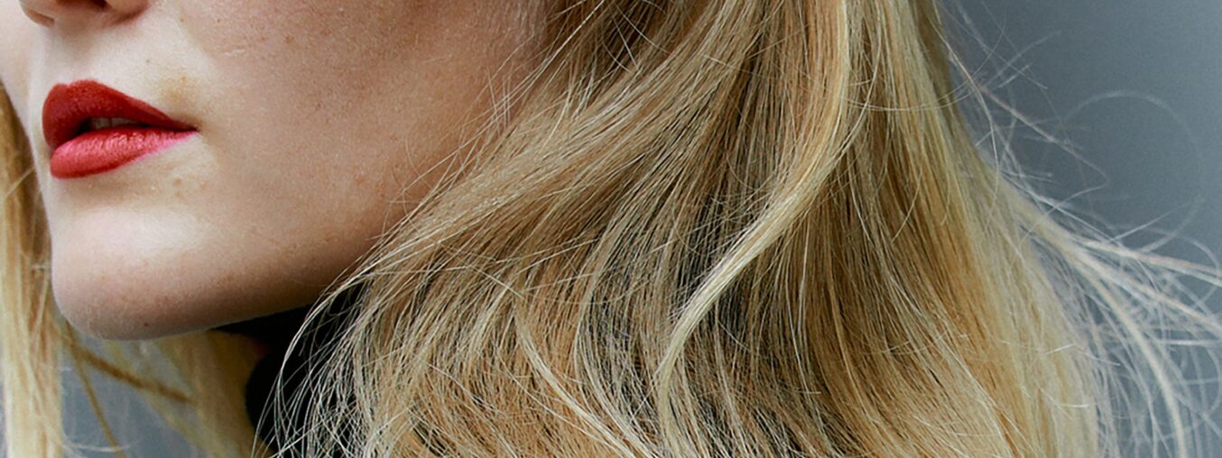 Top Thickening Sprays Recommended by Celebrity Hairstylists