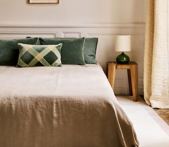 How to Arrange Your Bed Like a Pro
