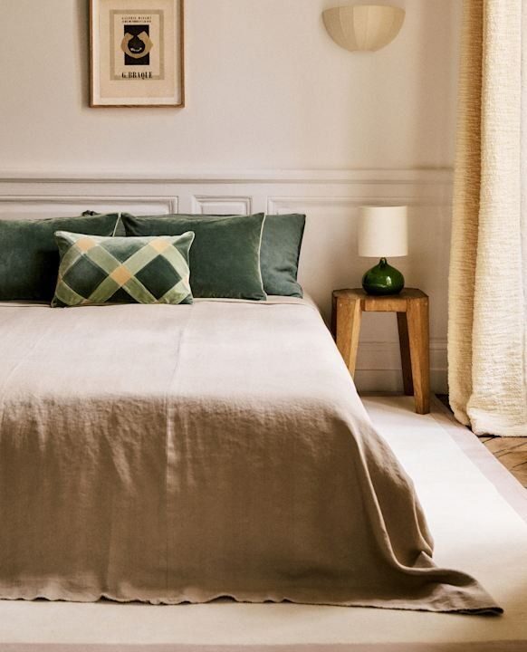 How to Arrange Your Bed Like a Pro