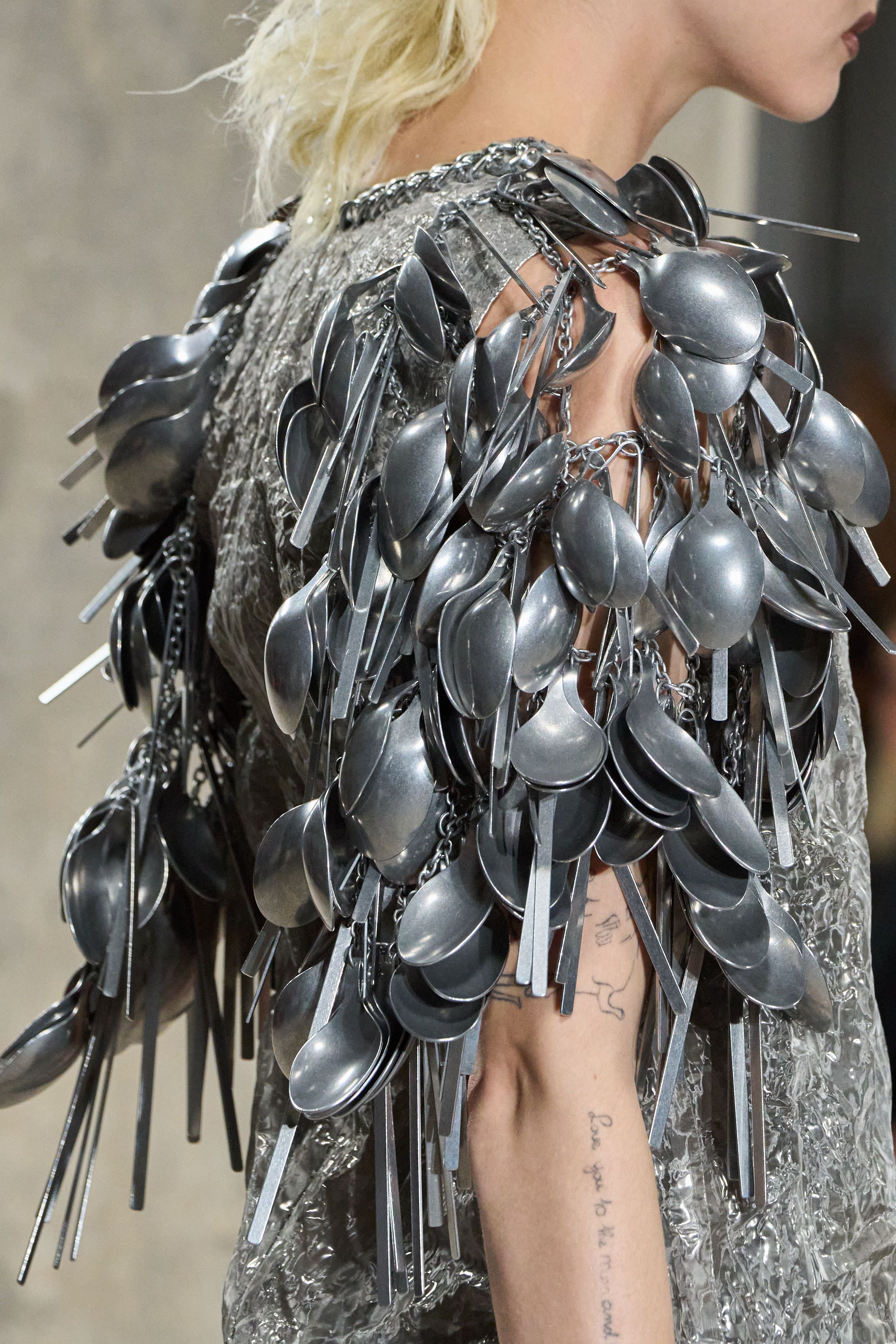 00022-junya-watanabe-spring-2026-ready-to-wear-details-credit-gorunway