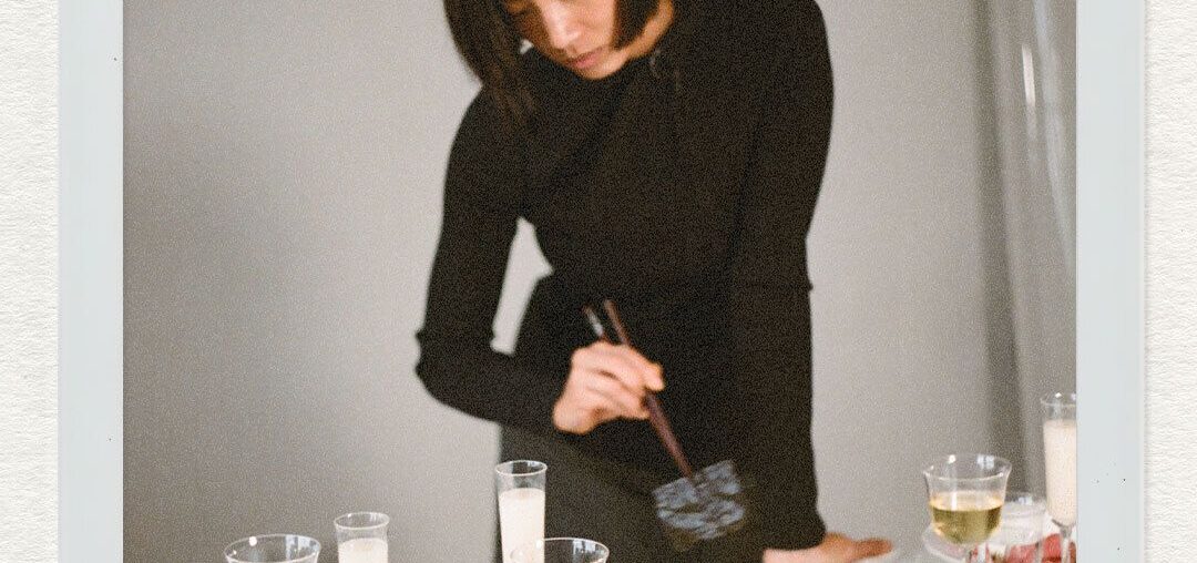 À Table: A Minimalist Communal Table by Imogen Kwok