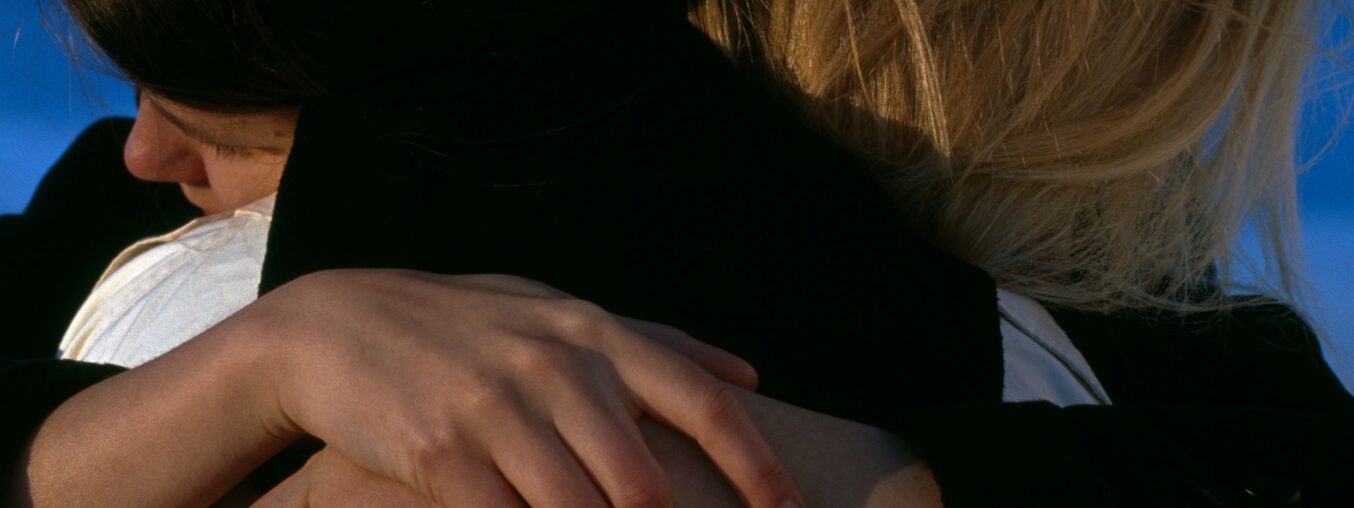 Why Aren't There Any Great, Widely-Used Dating Apps for Queer Women?