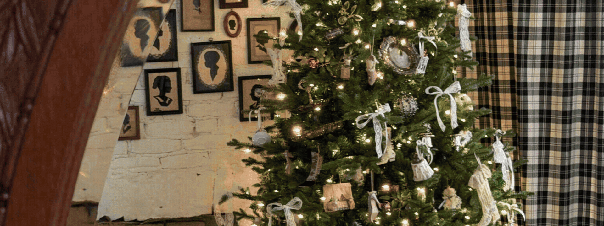 How Fashion's Most Festive Designers Decorate Their Christmas Trees