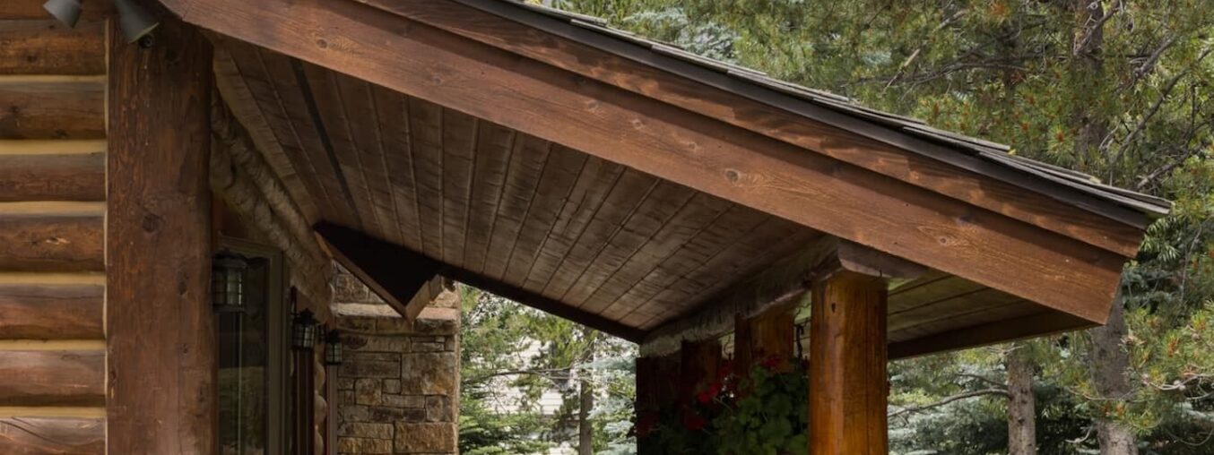 Discover the top 8 Airbnbs in Jackson Hole for an unforgettable winter getaway.