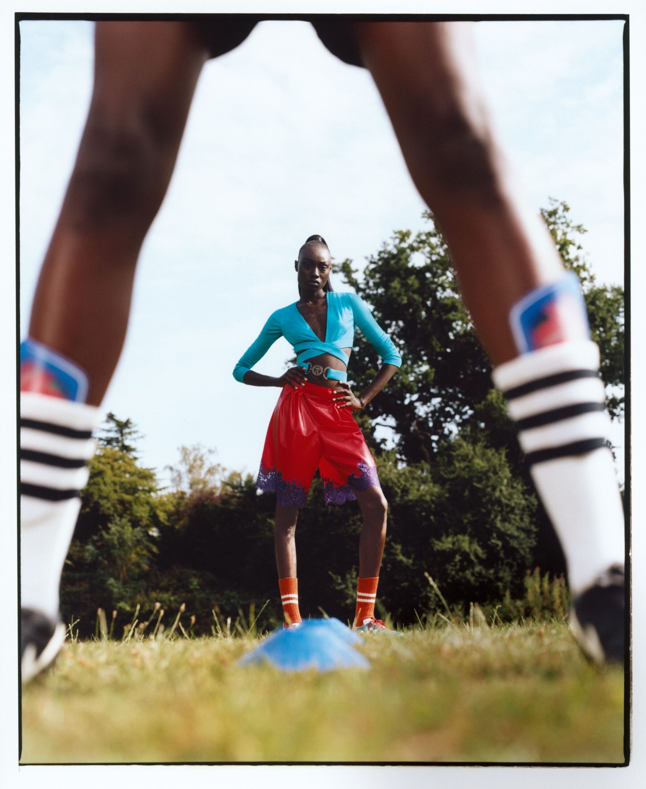 VO1122_SportyGlam_11