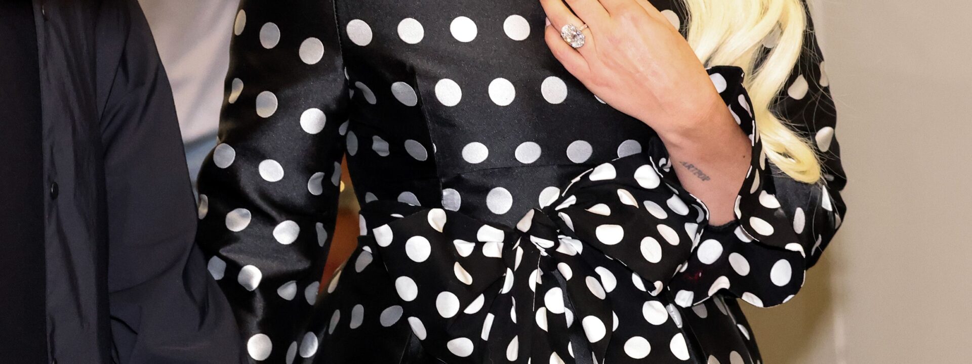 Oval Engagement Rings: A Guide to the Timeless Cut