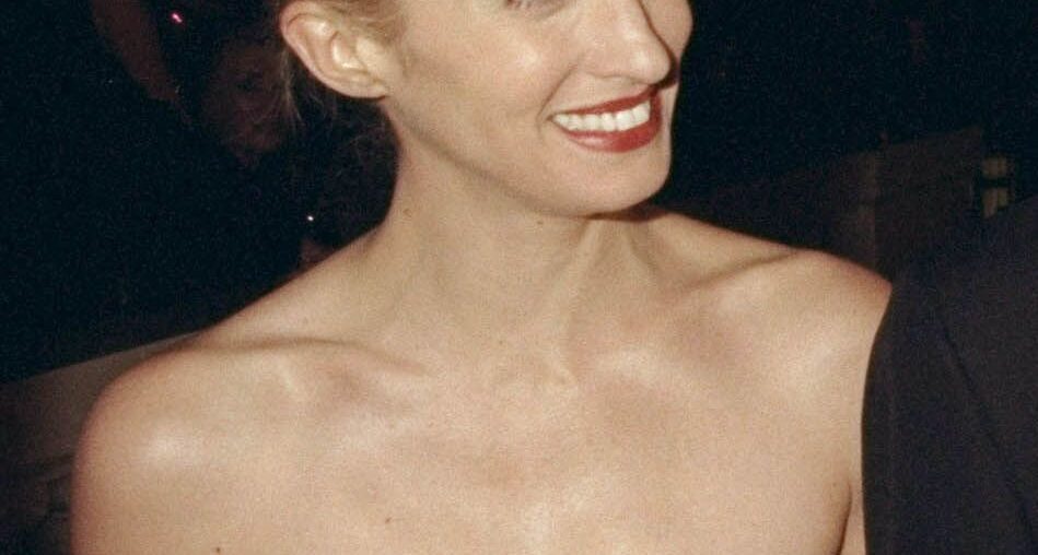 The day before her wedding, Carolyn Bessette-Kennedy thought about making a dramatic change to her look.