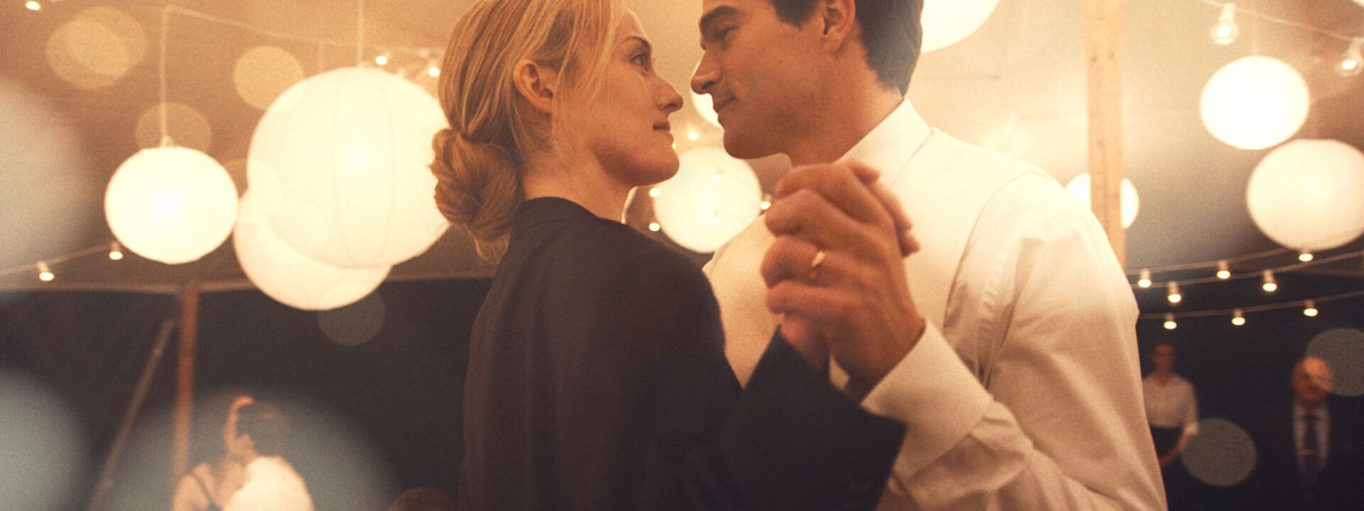 What was Carolyn Bessette and John F. Kennedy Jr.'s wedding really like?