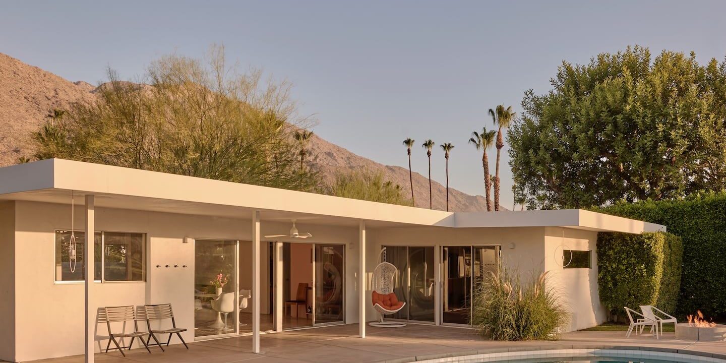 Top 15 Palm Springs Airbnbs for Mid-Century Modern Lovers