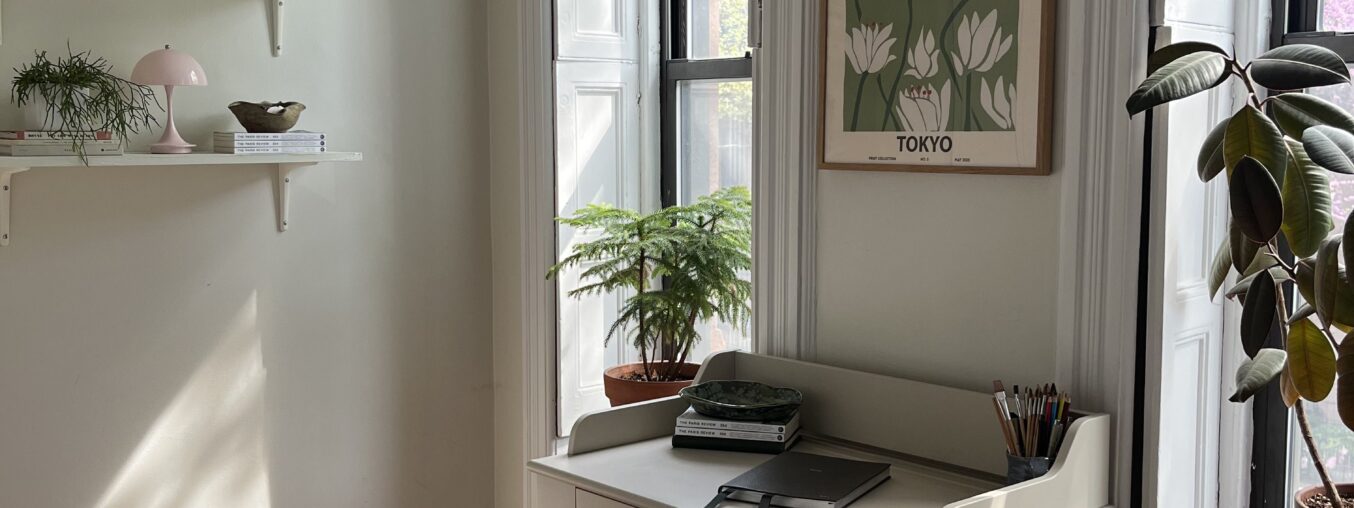 I finally found a desk chair that's both comfortable and stylish.