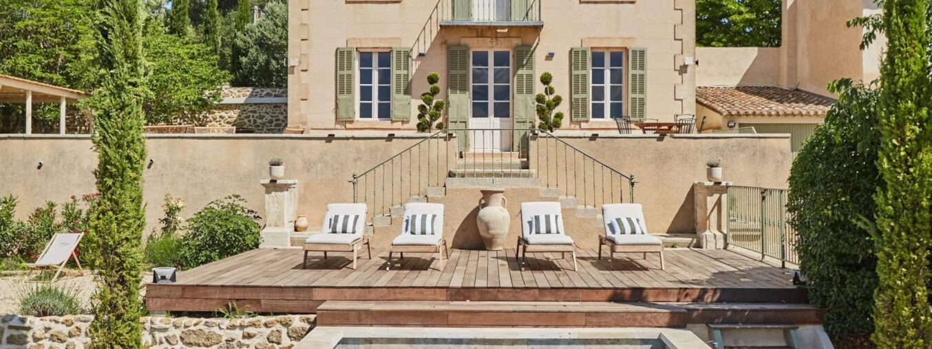 Discover the world's most luxurious Airbnb villas for your ultimate upscale getaway.