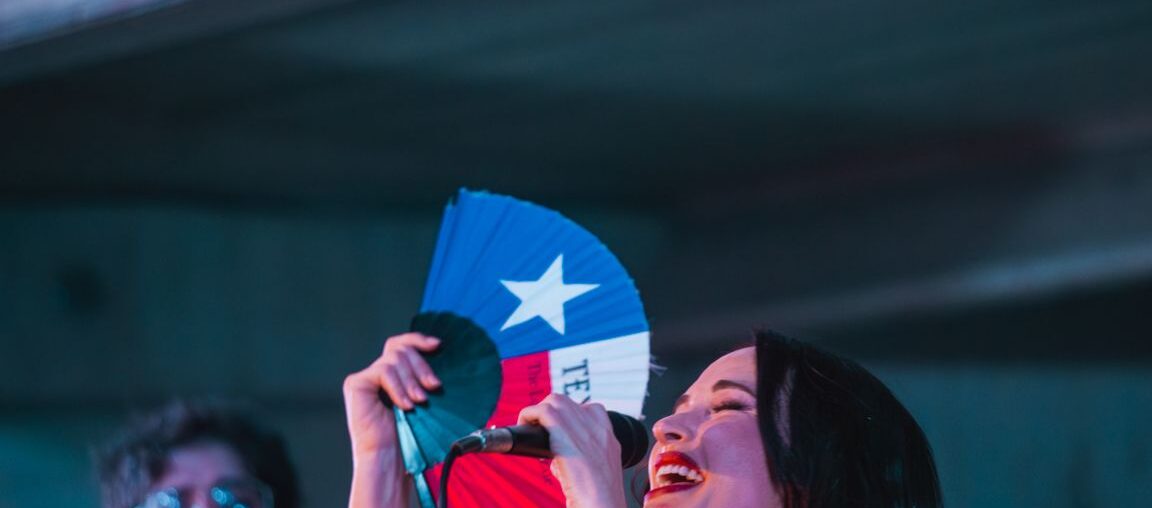 At Gruene Hall, Kacey Musgraves and The Mariachi Brothers were a perfect match—pure Texan magic.