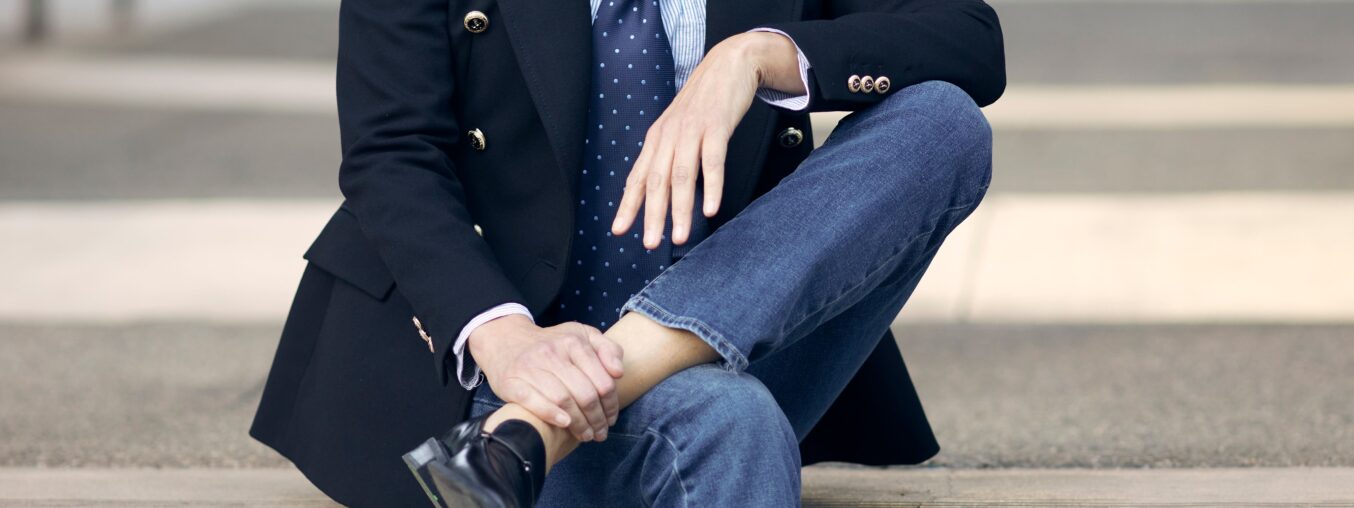 Experts say you should do this "longevity pose" every day.