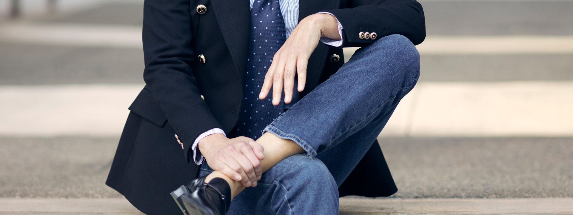 Experts say you should do this "longevity pose" every day.