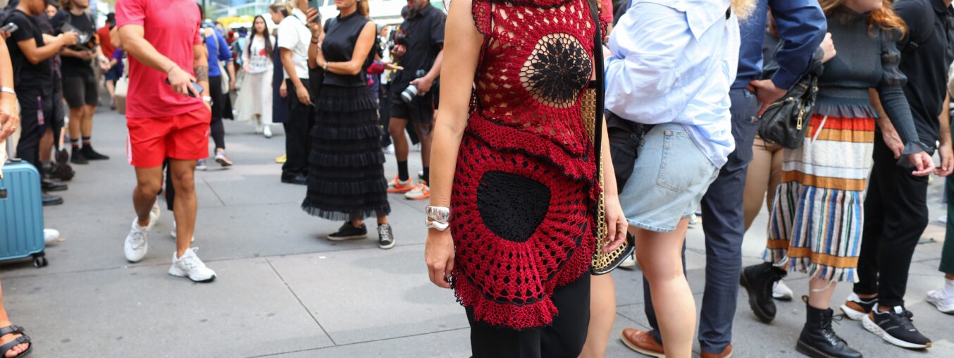 Here are some lessons from street style on how to bring beach vibes into your city outfits.