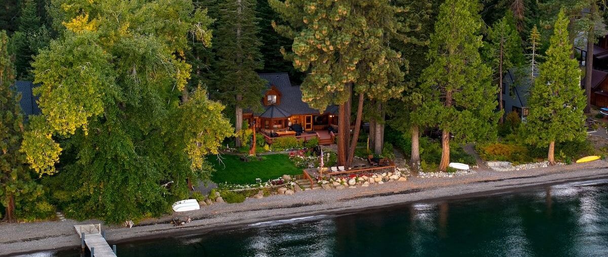 Here are 12 quintessential Lake Tahoe Airbnbs for a true alpine experience.